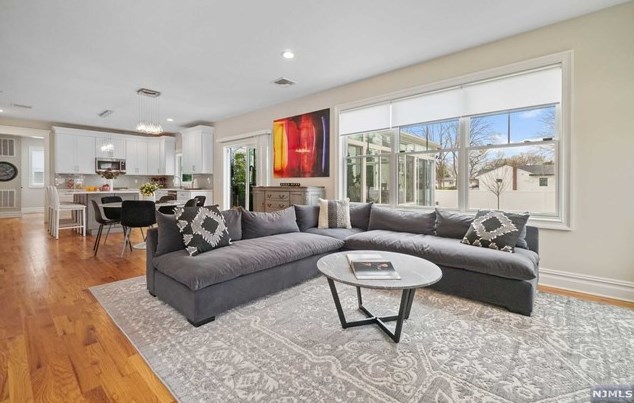 203 Marcotte Ln, Bergenfield NJ  07621-3212 exterior