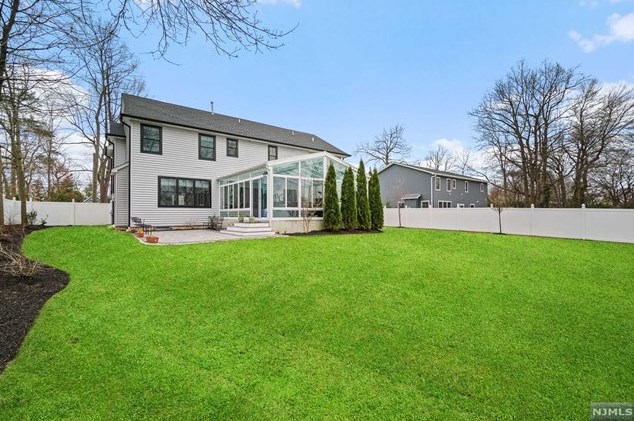 203 Marcotte Ln, Bergenfield NJ  07621-3212 exterior