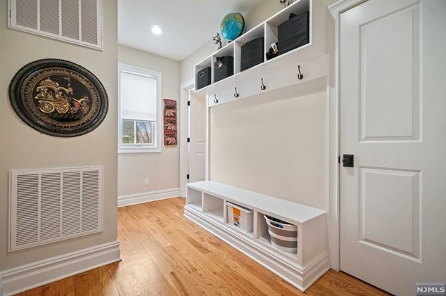 203 Marcotte Ln, Bergenfield NJ  07621-3212 exterior