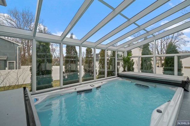 203 Marcotte Ln, Bergenfield NJ  07621-3212 exterior