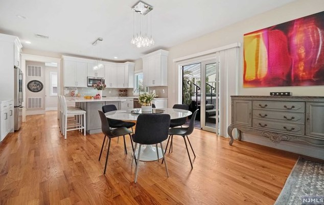 203 Marcotte Ln, Bergenfield NJ  07621-3212 exterior