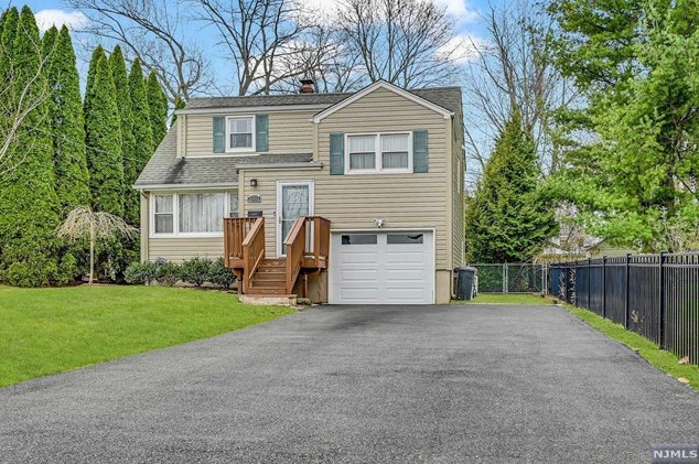 165 North Ave, Park Ridge, NJ 07656