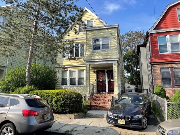 13 Irving Ave, Newark NJ  07112-1822 exterior
