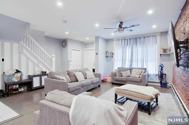 91 Eaton Pl, East Orange NJ  07017-5127 exterior