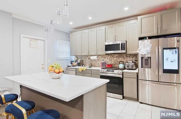 91 Eaton Pl, East Orange NJ  07017-5127 exterior