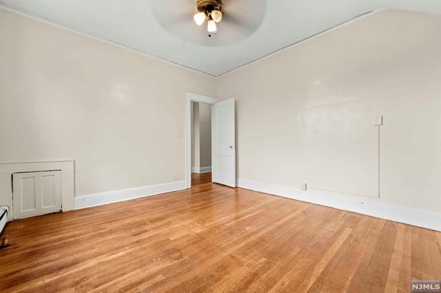 16 Poe Ave, Newark NJ  07106-1507 exterior