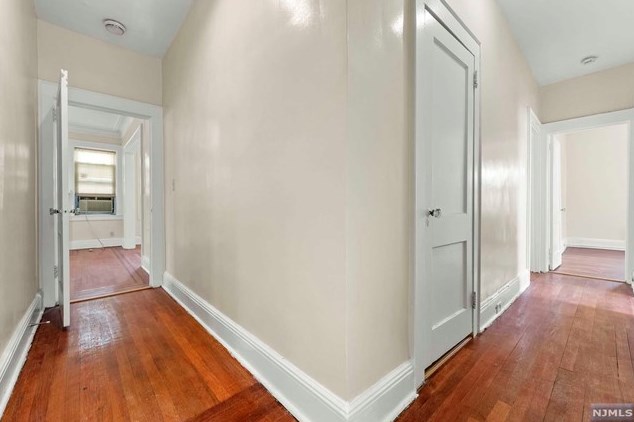 16 Poe Ave, Newark NJ  07106-1507 exterior