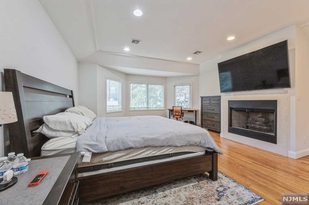 357 Prospect St, Nutley NJ 07110-3127 exterior