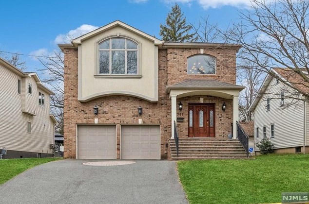 357 Prospect St, Nutley NJ 07110-3127 exterior