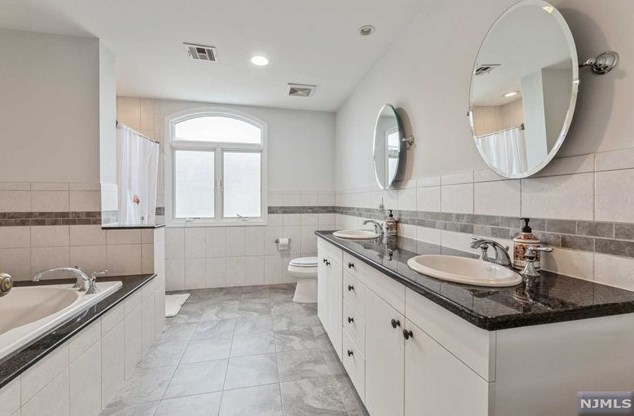 357 Prospect St, Nutley NJ 07110-3127 exterior