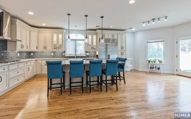 357 Prospect St, Nutley NJ 07110-3127 exterior