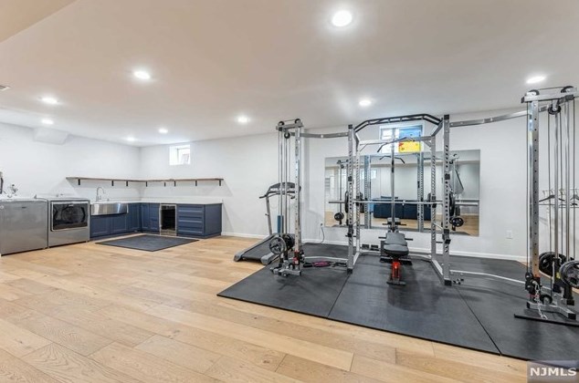 357 Prospect St, Nutley NJ 07110-3127 exterior