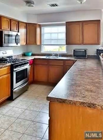 129 William St, East Orange, NJ 07017-5131
