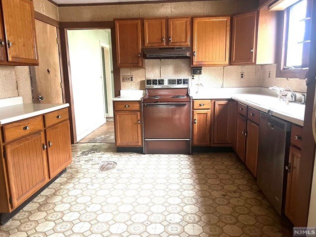 23 Cedar Ln, Chatham Township NJ 07928-1150 exterior