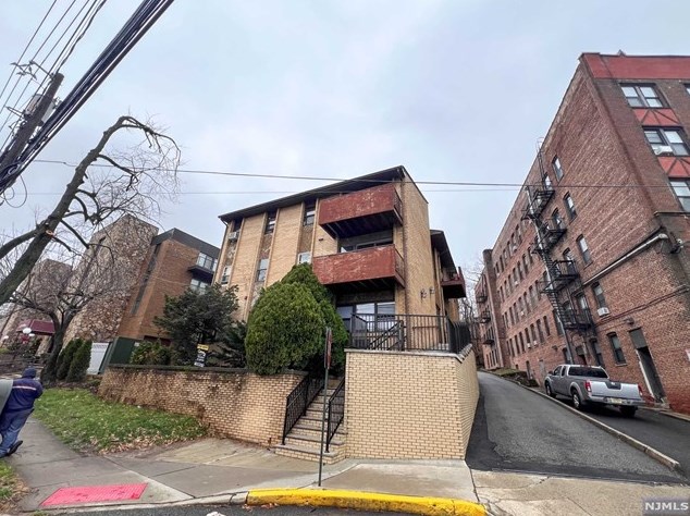 70 Orient Way, Rutherford, NJ 07070-2065