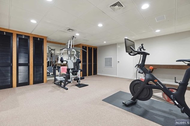 28 Greenview Way, Montclair NJ 07043-2531 exterior