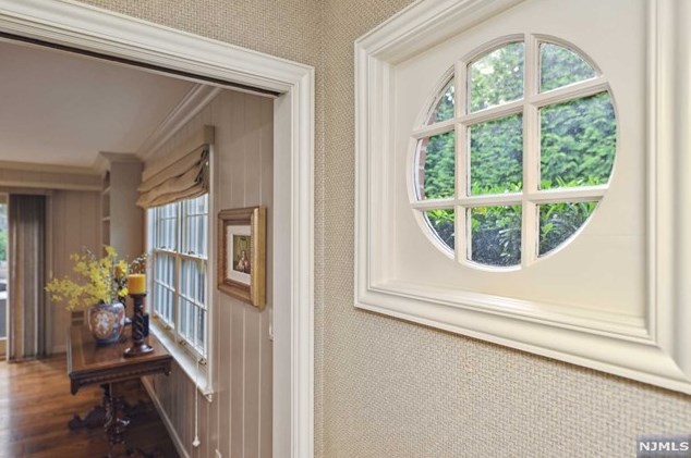 28 Greenview Way, Montclair NJ 07043-2531 exterior