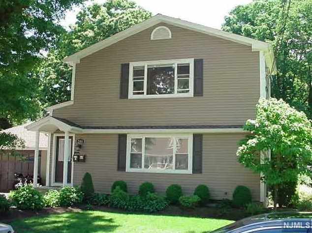 286 Falmouth Ave #1, Elmwood Park, NJ 07407