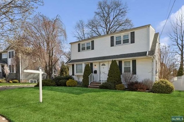 1111 Korfitsen Rd, N Milford, NJ 07646