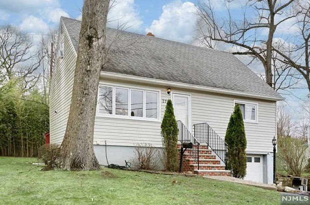 271 Bedford Rd, Dumont, NJ 07628