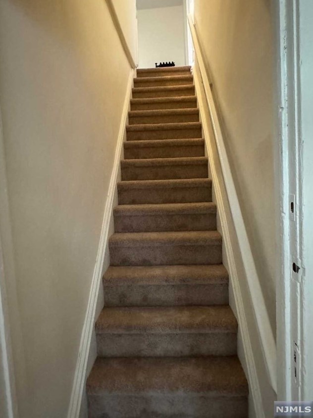 1092 Margaret St, Teaneck, NJ 07666