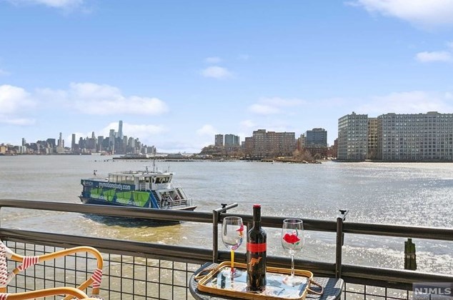 600 Harbor Blvd #814, Union City, NJ 07086