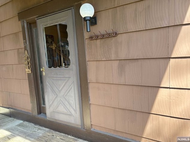 31 Marina Ky #31, Secaucus, NJ 07094