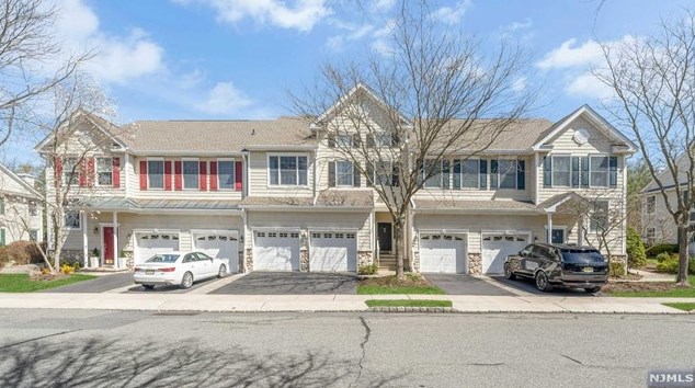 18 Pheasant Run, Westwood, NJ 07675-7477