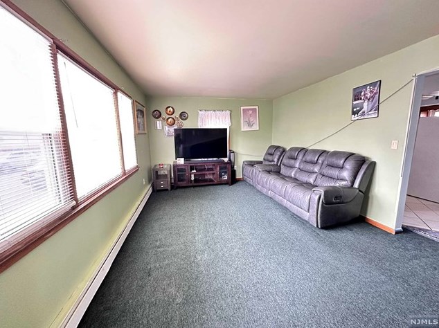 54 Mitchell St, Belleville, NJ 07109-1966