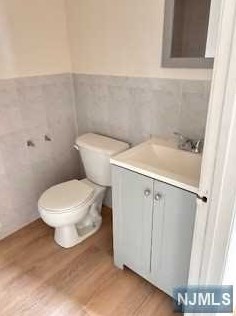 498 Avon Ave, Newark NJ  07108-1115 exterior