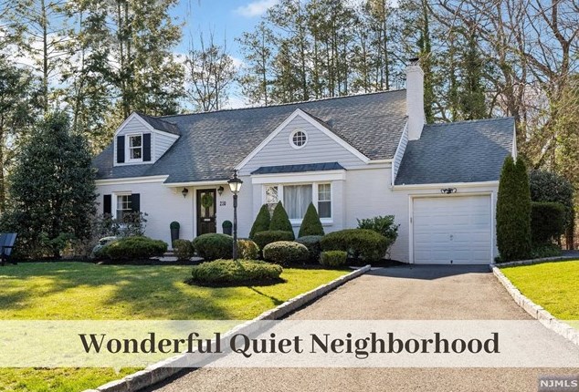 210 Gateway Rd, Ridgewood, NJ 07450