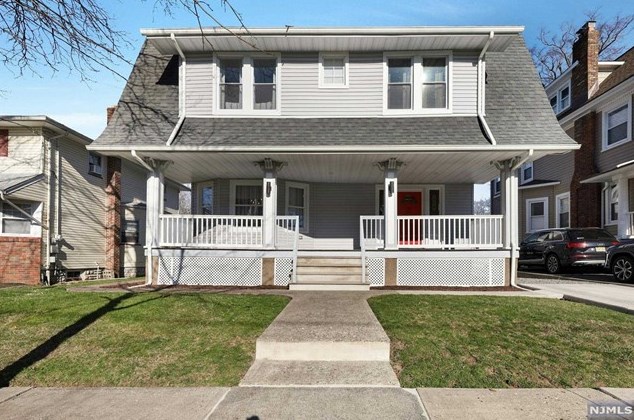 36 Myrtle St, Rutherford NJ  07070-1130 exterior