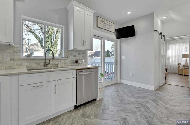 36 Myrtle St, Rutherford NJ  07070-1130 exterior