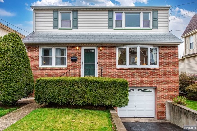 18 Melrose Ave, North Arlington, NJ 07031-5918