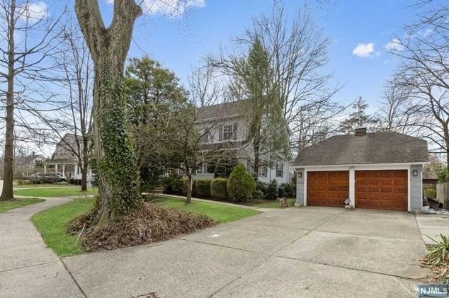82 Westervelt Ave, Tenafly, NJ 07670