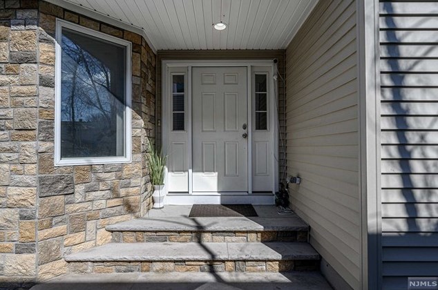 520 Hobson Ave #b, Saddle Brook, NJ 07663