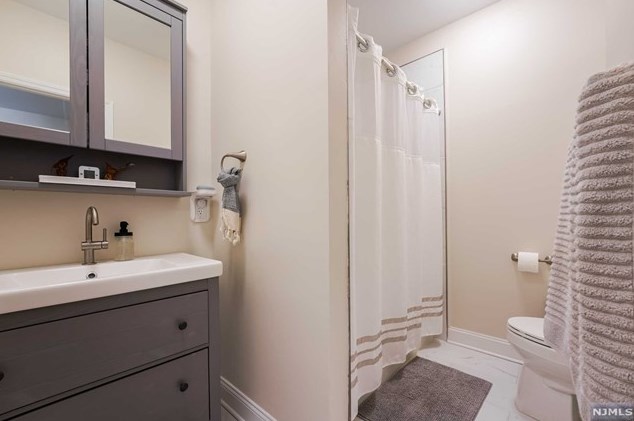 314 27th St #1, Union City, NJ 07087