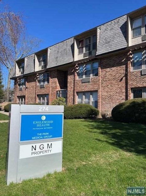 274 County Rd #3b, Tenafly, NJ 07670