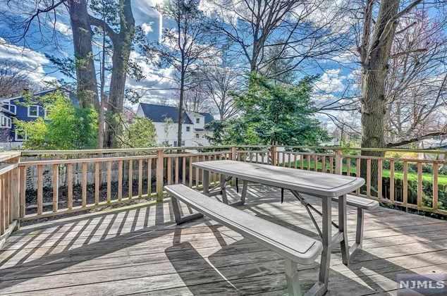 713 Salem St, Teaneck NJ 07666-5321 exterior