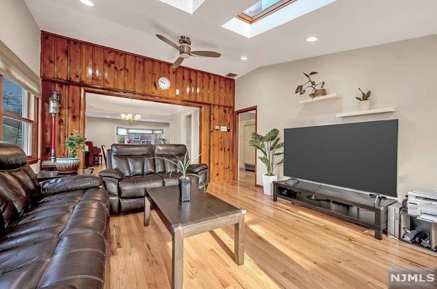 713 Salem St, Teaneck NJ 07666-5321 exterior