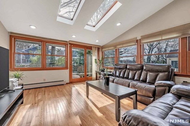 713 Salem St, Teaneck NJ 07666-5321 exterior