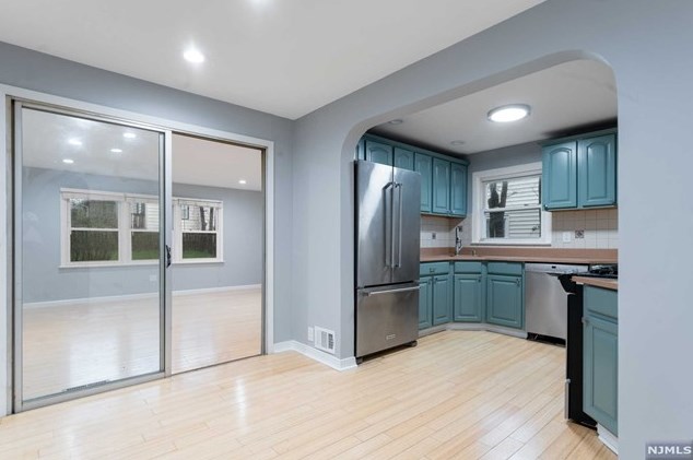 563 Palisade Ave, Teaneck NJ  07666-3108 exterior