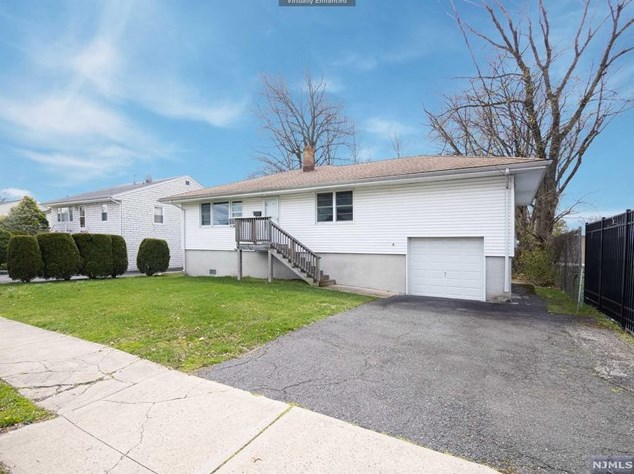 17 Joseph St, Moonachie, NJ 07074