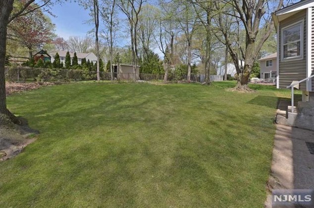 177 Fredrick St, Paramus, NJ 07652