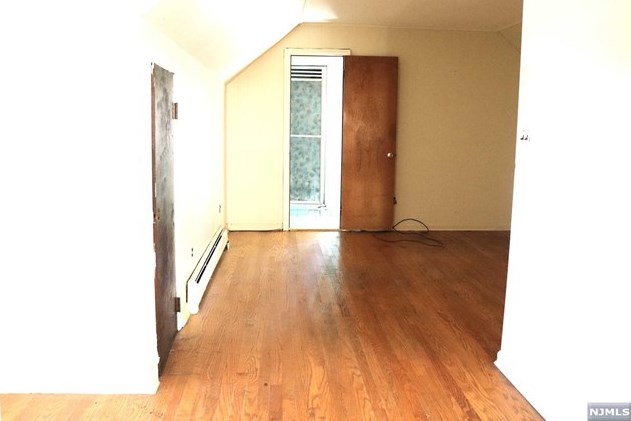 326 Gifford Pl, Teaneck NJ  07666-4002 exterior