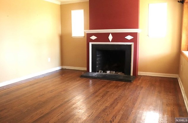 326 Gifford Pl, Teaneck NJ  07666-4002 exterior