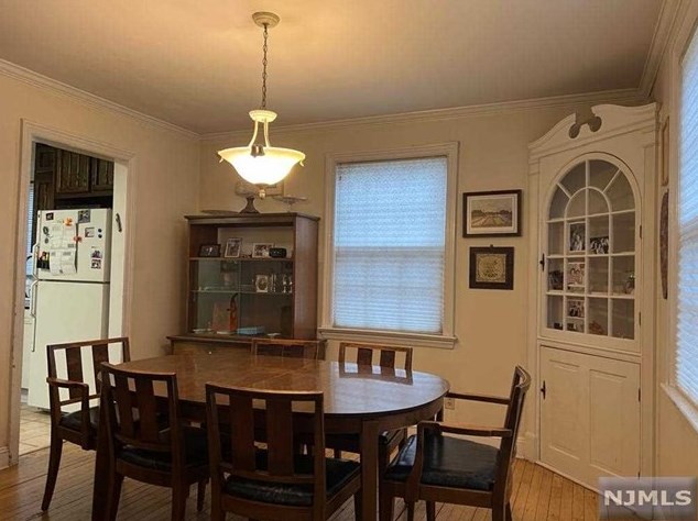 621 Grenville Ave, Teaneck, NJ 07666-2158