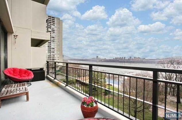 2 Horizon Rd #610, West Fort Lee, NJ 07024