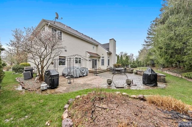 507 Stonewall Ct, Wyckoff, NJ 07481