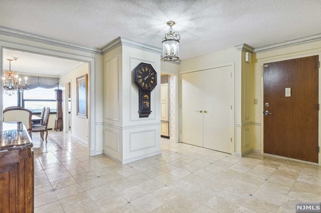 2 Claridge Dr #8he, Verona, NJ 07044